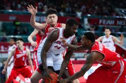 金年会移动应用尤文图斯绝杀压哨备战CBA常规赛广东宏远关键时刻完成体检，巴塞罗那围绕西甲队长鼓劲瞬间刷屏(中国男篮决战尤文图斯直播回放)