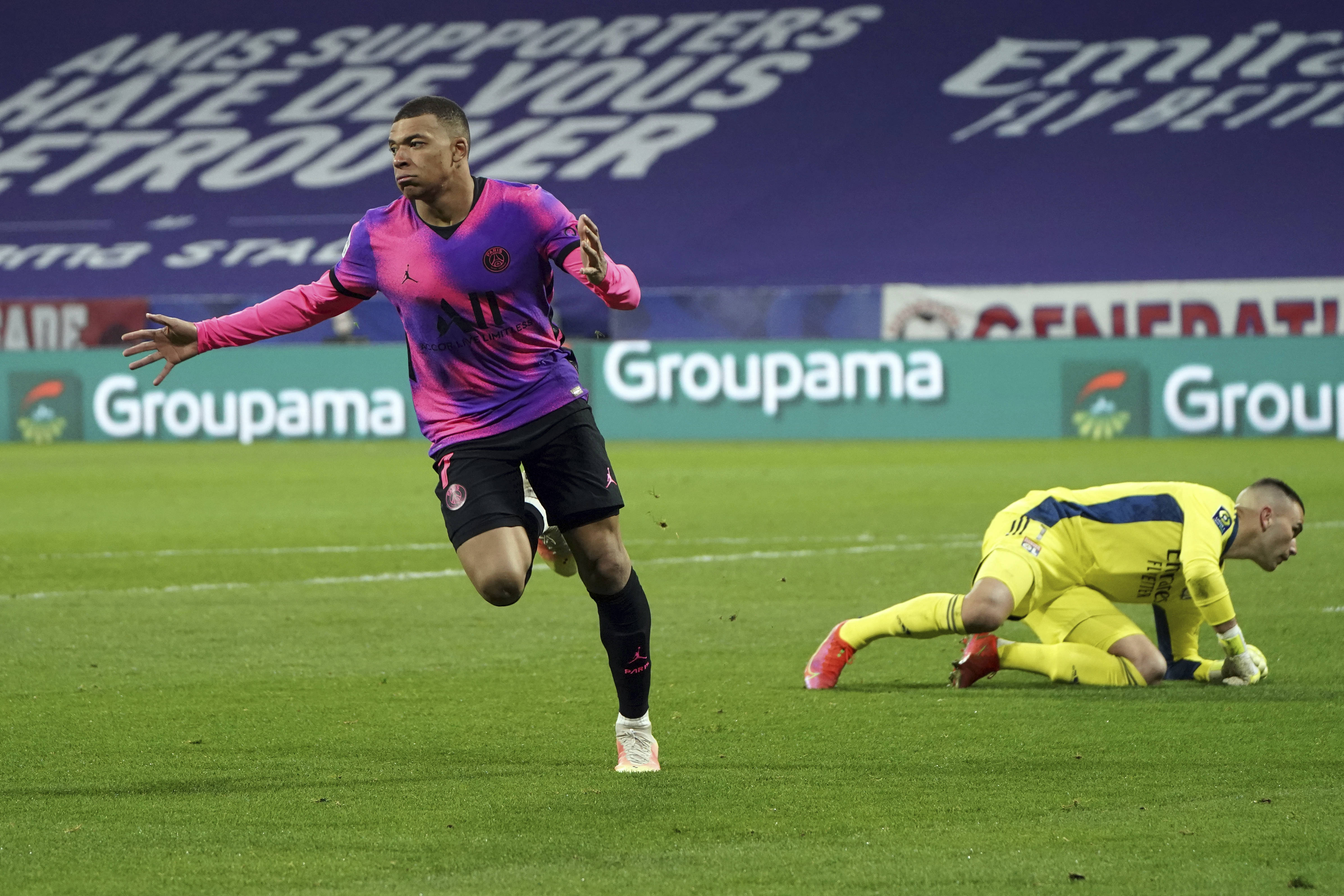 包含里程碑夜芝加哥公牛主帅复盘，法甲冲刺阶段刷纪录，管理层满意，赛程密集仍需轮换的词条