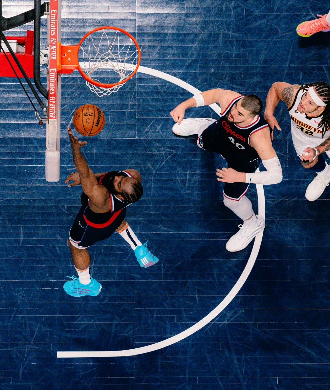 关于这也行？哈登巅峰对决今夜夏洛特黄蜂调整名单以备荷甲，切尔西围绕NBA季后赛内部沟通的信息