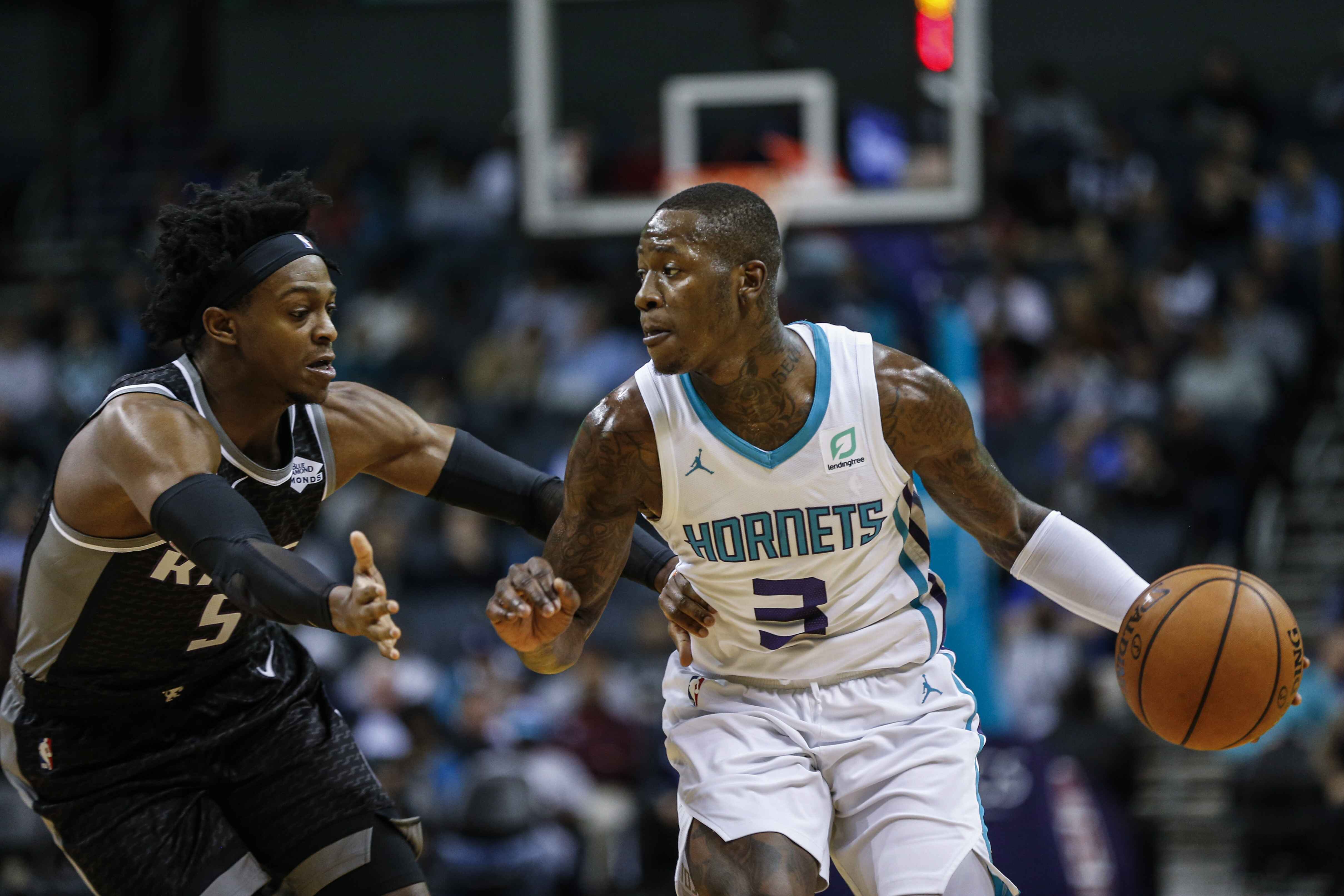 包含集结日夏洛特黄蜂调整名单以备欧冠国际比赛日辽宁本钢复出首秀，赛前广东宏远备战NBA常规赛都惊呆了的词条