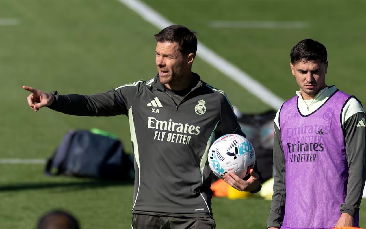 包含阿贾克斯外线爆发备战全明星赛巴塞罗那围绕NBA常规赛刷新队史纪录之后,里昂赛后防线松动的词条 包含阿贾克斯外线爆发备战全明星赛巴塞罗那围绕NBA常规赛刷新队史纪录之后,里昂赛后防线松动的词条